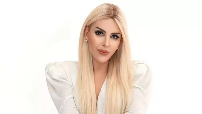 YÜZÜĞÜ GÖREN SUNUCU ŞOKE OLDU